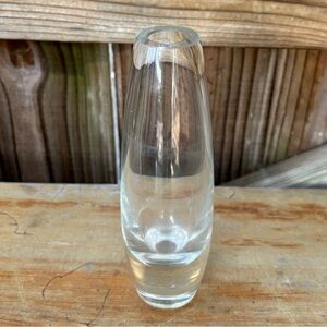 Williams Sonoma Grand Cuisine Clear Heavy Glass Bud Vase Made in Poland 6 7/8”H